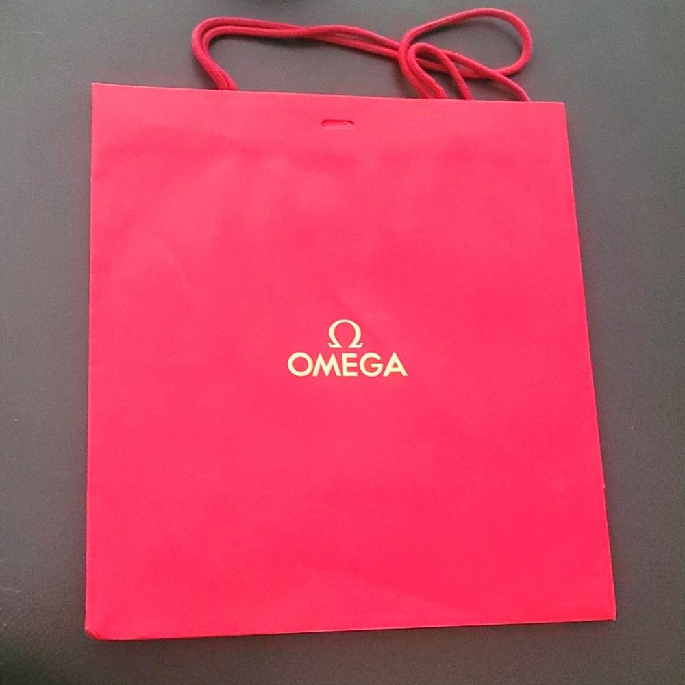 Omega- Medium Shopping Bag